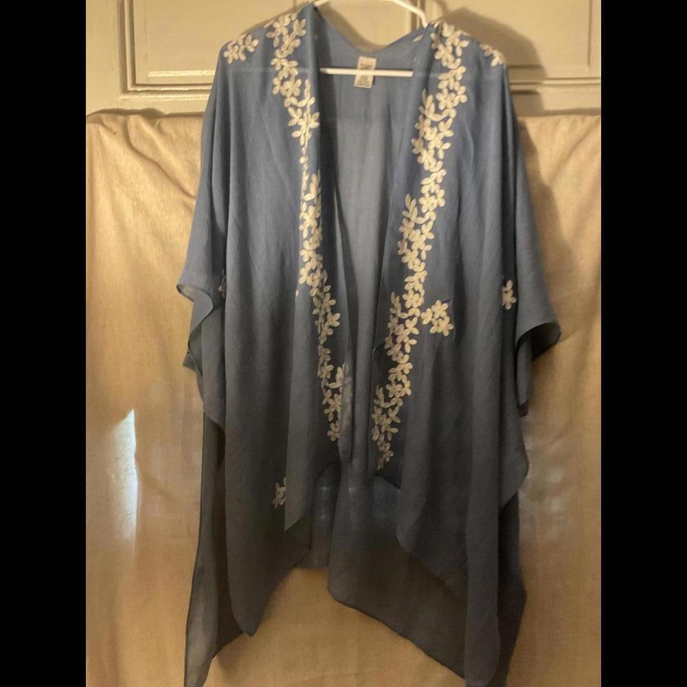 Boutique Blue Kimono with White Floral Embroidery One Size - Picture 2 of 8